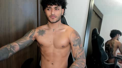 Snapshot of alessandro_vanni chatting on 12.21.24 Alessandro Vanni online show from 12.21.24