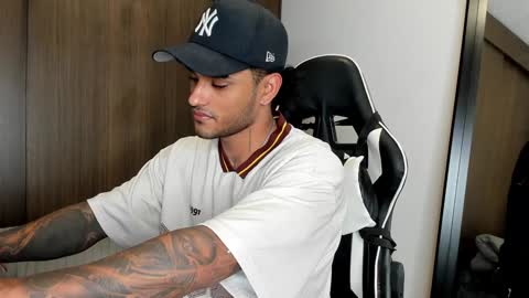 Snapshot of alessandro_vanni chatting on 01.13.25 Alessandro Vanni online show from 01.13.25