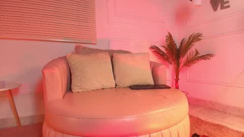 Alejandra  online show from 10.24.25