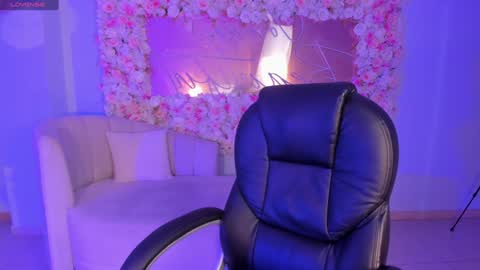 Alessia  online show from 12.22.24