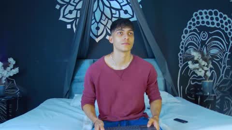 Snapshot of alessiovitale chatting on 12.05.25 Alessio online show from 12.05.25