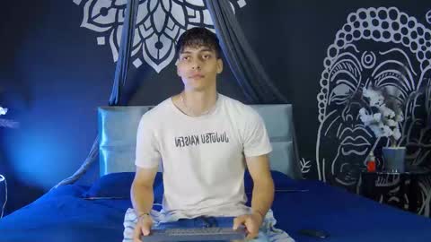 Snapshot of alessiovitale chatting on 12.16.25 Alessio online show from 12.16.25