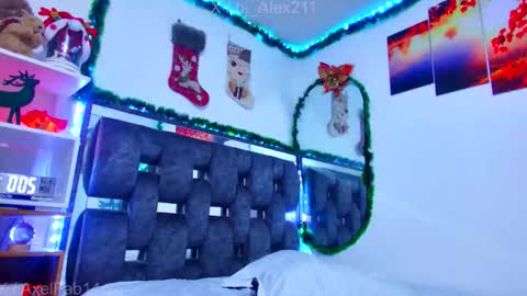 Snapshot of alex_and_fabian chatting on 12.22.25 sneider online show from 12.22.25