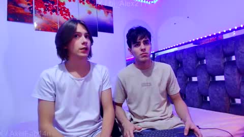 Snapshot of alex_and_fabian chatting on 02.23.26 sneider online show from 02.23.26