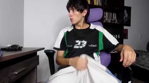 Snapshot of alex_connorr chatting on 11.10.25 alex_connorr online show from 11.10.25