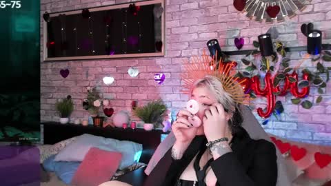 Snapshot of alex_howell chatting on 02.04.25 alex_howell online show from 02.04.25