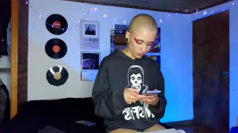 Snapshot of alex_one888 chatting on 02.16.25 Alex online show from 02.16.25