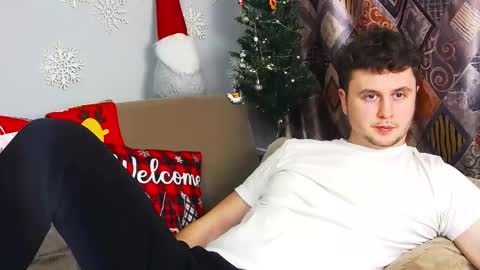 Snapshot of alex_onelove chatting on 12.18.24 Alex online show from 12.18.24