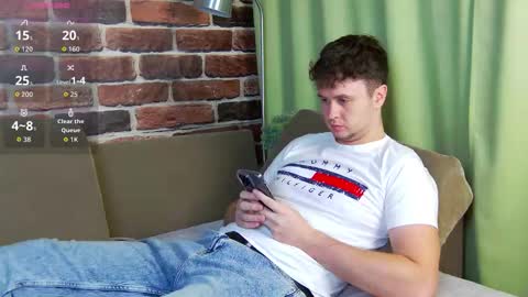 Snapshot of alex_onelove chatting on 09.29.25 Alex online show from 09.29.25