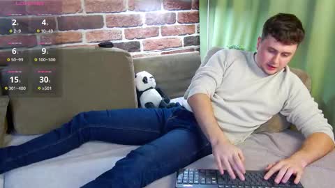 Snapshot of alex_onelove chatting on 10.27.25 Alex online show from 10.27.25