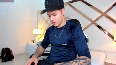 Snapshot of alex_pierce_ chatting on 02.19.26 Alex online show from 02.19.26