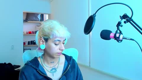 Snapshot of alex_poett chatting on 11.22.25 Residente0xxx online show from 11.22.25