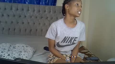 Snapshot of alexa_foxxie chatting on 01.04.25 Alexa online show from 01.04.25