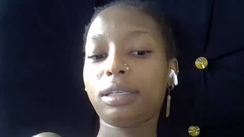 Snapshot of alexa_foxxie chatting on 01.06.25 Alexa online show from 01.06.25