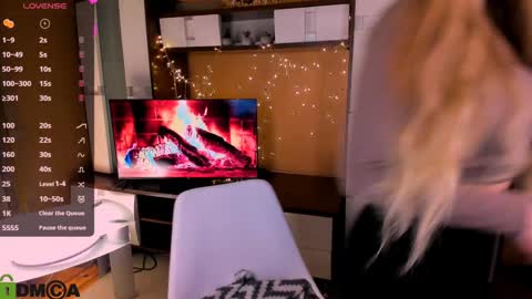 Snapshot of alexa_glory chatting on 12.08.24 Alexa online show from 12.08.24