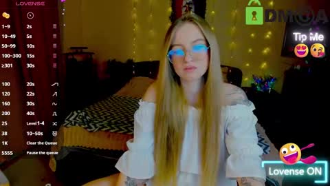 Snapshot of alexa_glory chatting on 12.29.24 Alexa online show from 12.29.24