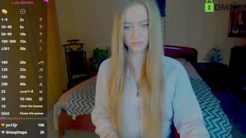 Snapshot of alexa_glory chatting on 01.09.25 Alexa online show from 01.09.25