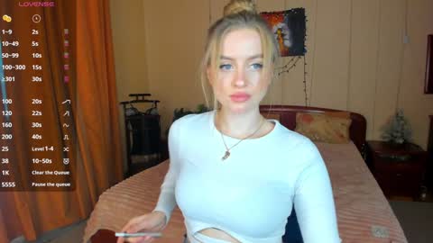 Snapshot of alexa_glory chatting on 01.24.25 Alexa online show from 01.24.25