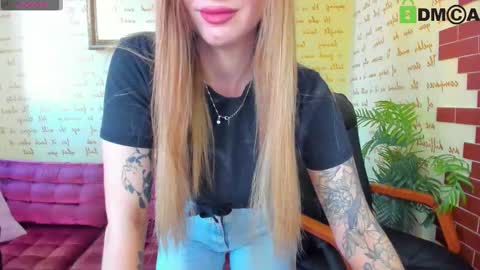 Snapshot of alexa_glory chatting on 09.23.25 Alexa online show from 09.23.25