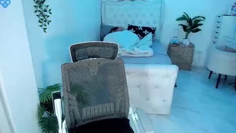 ALEXA    -    DONT FORGET TO FOLLOW AND RATE ME THUMBS UP online show from 12.05.24