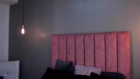 Alexa Thaylor online show from 11.20.25