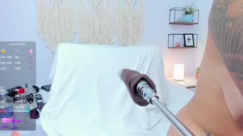 Snapshot of alexaa_lovely chatting on 04.16.26 Alexa online show from 04.16.26