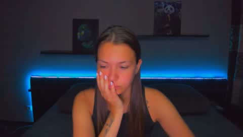 Snapshot of alexabarkley chatting on 06.16.26 angel online show from 06.16.26