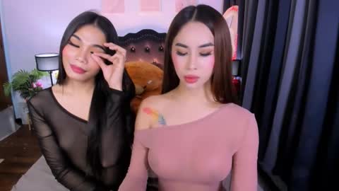 Snapshot of alexaloove chatting on 11.28.25 alexa online show from 11.28.25