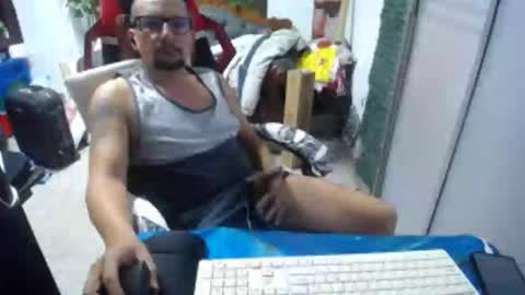 Snapshot of alexamdergal chatting on 12.17.24 Alexamdergal online show from 12.17.24