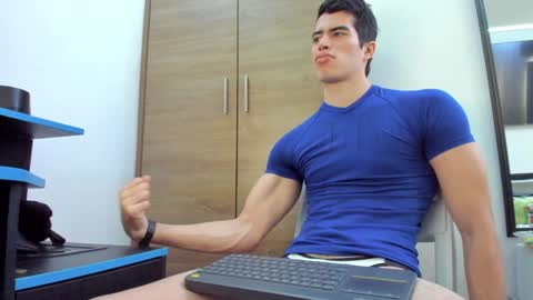 Snapshot of alexander__lips chatting on 01.07.25 alexander__lips online show from 01.07.25