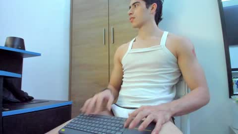 Snapshot of alexander__lips chatting on 01.07.25 alexander__lips online show from 01.07.25