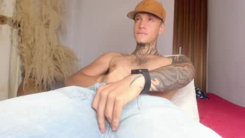 Snapshot of alexander_xj6 chatting on 07.18.26 Alexander online show from 07.18.26