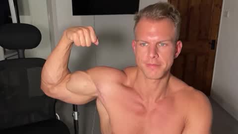 Snapshot of alexandersteelmuscle chatting on 10.18.25 Alexander Steel online show from 10.18.25