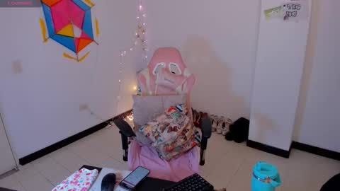 Alexandra Independent model online show from 02.18.26