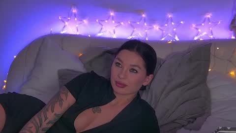 Snapshot of alexandrabloom chatting on 12.13.24 AlexandraBloom online show from 12.13.24