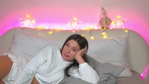 Snapshot of alexandrabloom chatting on 12.15.24 AlexandraBloom online show from 12.15.24