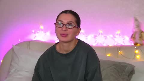 Snapshot of alexandrabloom chatting on 12.17.24 AlexandraBloom online show from 12.17.24