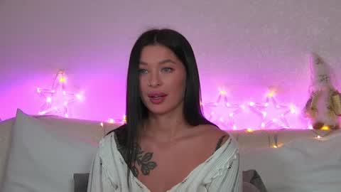 Snapshot of alexandrabloom chatting on 12.19.24 AlexandraBloom online show from 12.19.24