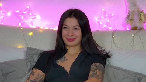 Snapshot of alexandrabloom chatting on 12.22.24 AlexandraBloom online show from 12.22.24