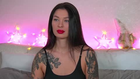 Snapshot of alexandrabloom chatting on 12.25.24 AlexandraBloom online show from 12.25.24