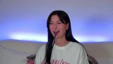 Snapshot of alexandrabloom chatting on 03.04.25 AlexandraBloom online show from 03.04.25