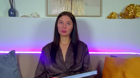 Snapshot of alexandrabloom chatting on 09.17.25 AlexandraBloom online show from 09.17.25