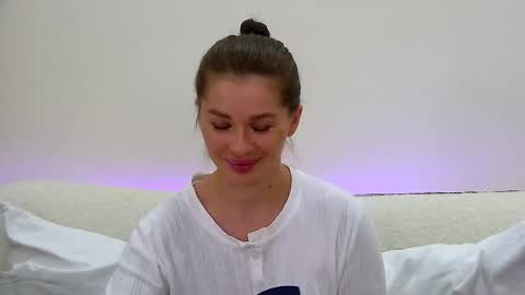 Snapshot of alexandrabloom chatting on 10.01.25 AlexandraBloom online show from 10.01.25
