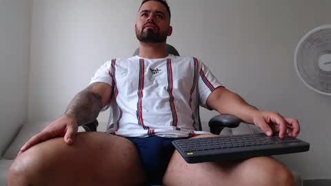 Snapshot of alexandro_king chatting on 11.23.25 ALEX online show from 11.23.25