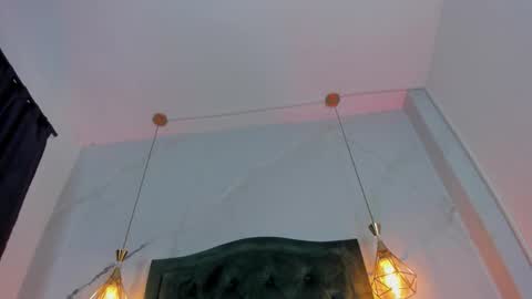 Snapshot of alexavans chatting on 11.03.25 online show from 11.03.25