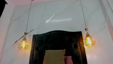 Snapshot of alexavans chatting on 11.18.25 online show from 11.18.25