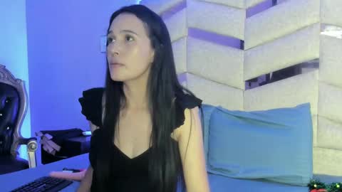 Snapshot of alexawiill chatting on 12.16.24 Alexa online show from 12.16.24