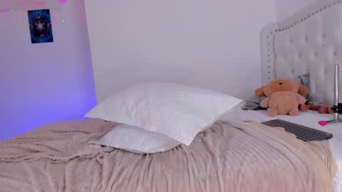 lexandra  online show from 02.06.25