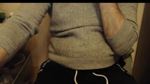 Snapshot of alexbelly chatting on 10.08.25 alexbelly online show from 10.08.25