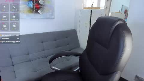 Snapshot of alexia_james_ chatting on 05.22.26 Alexa online show from 05.22.26